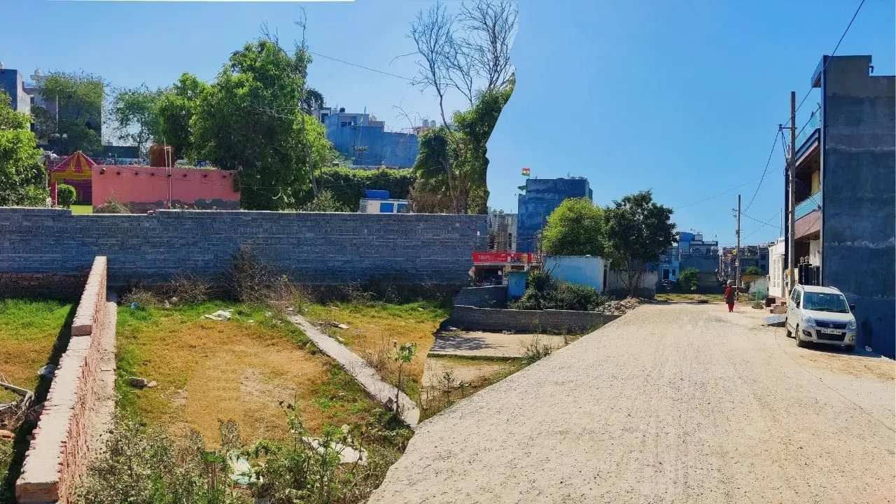 black purple photo collage modern game youtube thumbnail